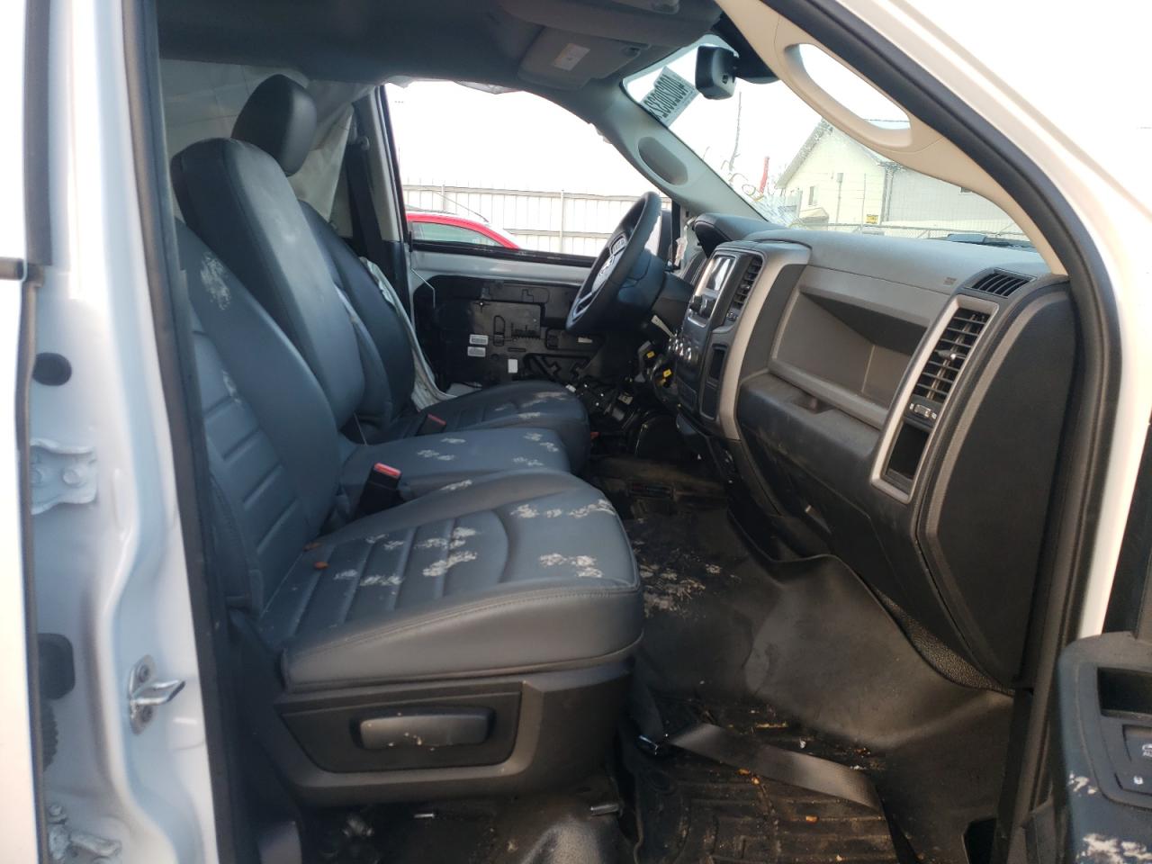Photo 5 from auction – 2019 RAM 1500 CLASS with VIN 1C6RR7FGXKS735772