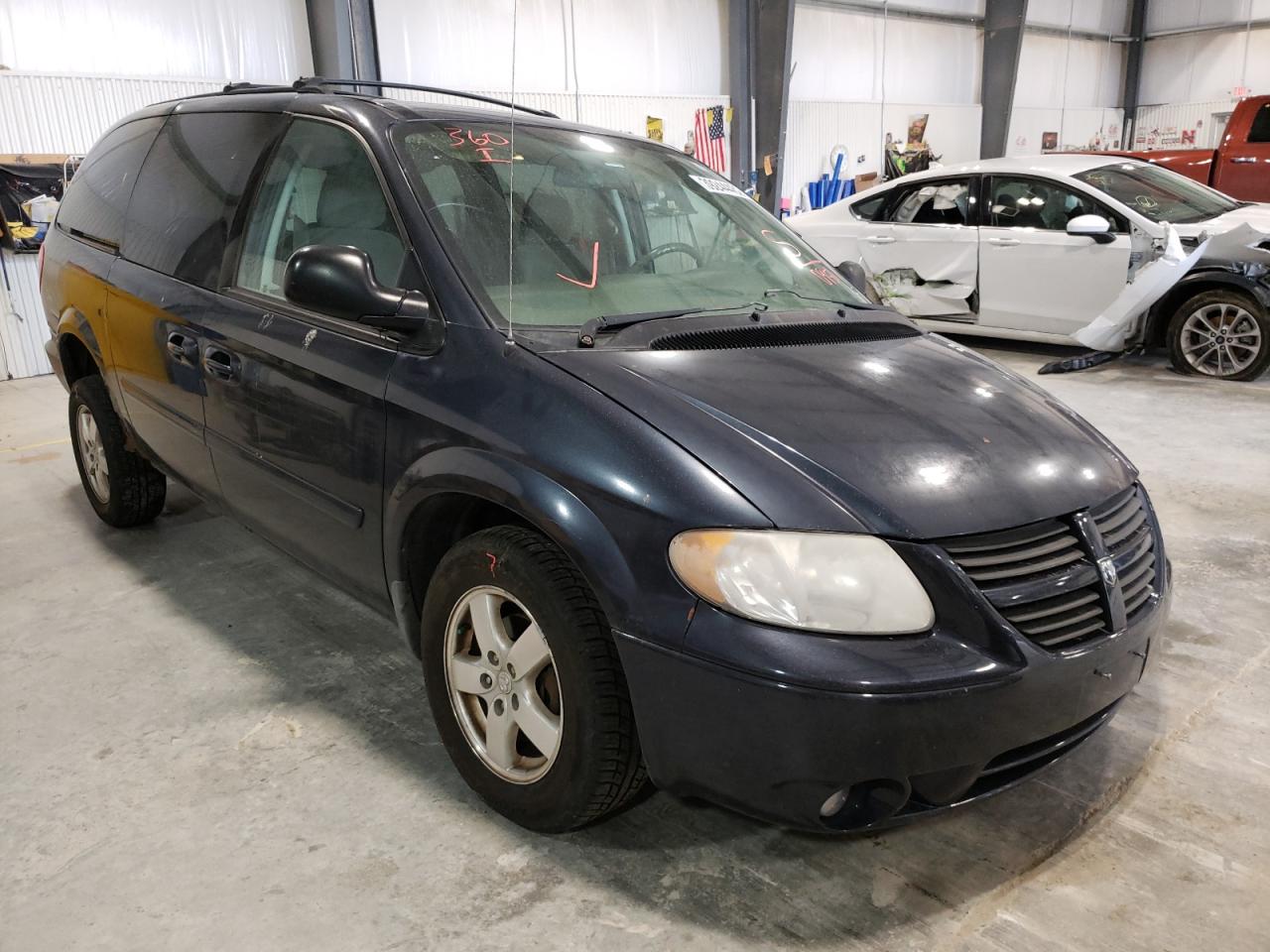 DODGE GRAND CARA 2007 with VIN 2D4GP44L87R110951 - Photo from auction