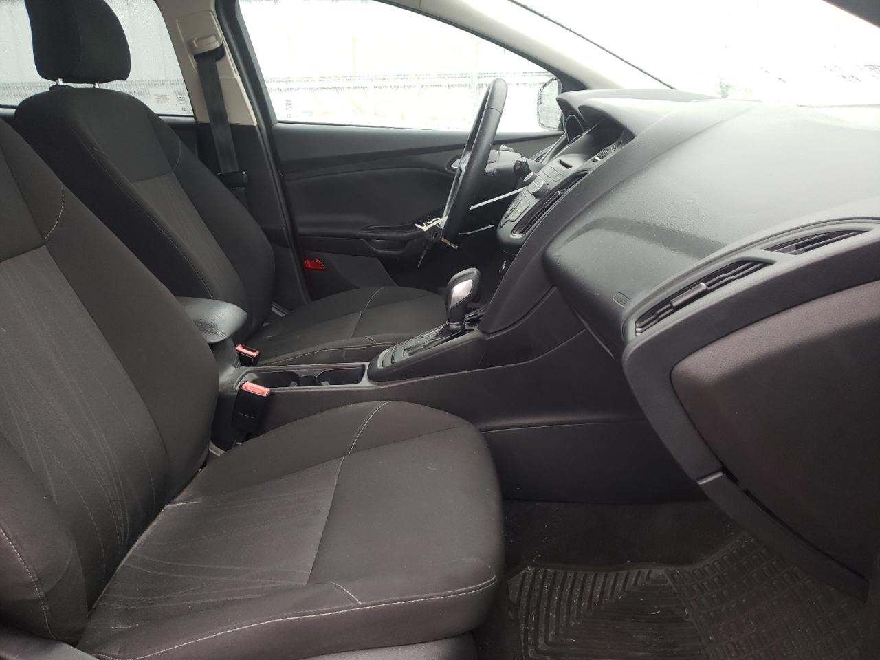 Photo 5 from auction – 2017 FORD FOCUS SE with VIN 1FADP3K20HL321680