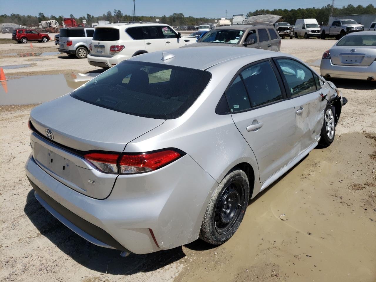 Photo 4 from auction – 2022 TOYOTA COROLLA LE with VIN 5YFEPMAE1NP274632