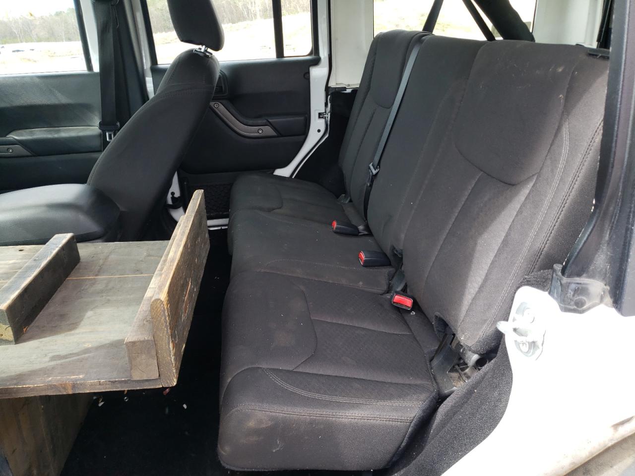 Photo 6 from auction – 2016 JEEP WRANGLER U with VIN 1C4BJWKG2GL255079