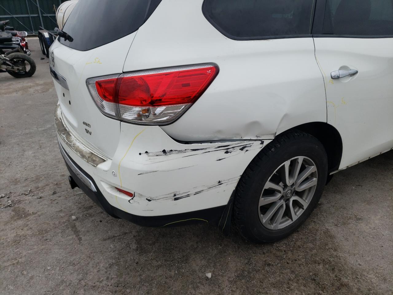 Photo 9 from auction – 2014 NISSAN PATHFINDER with VIN 5N1AR2MM3EC721157
