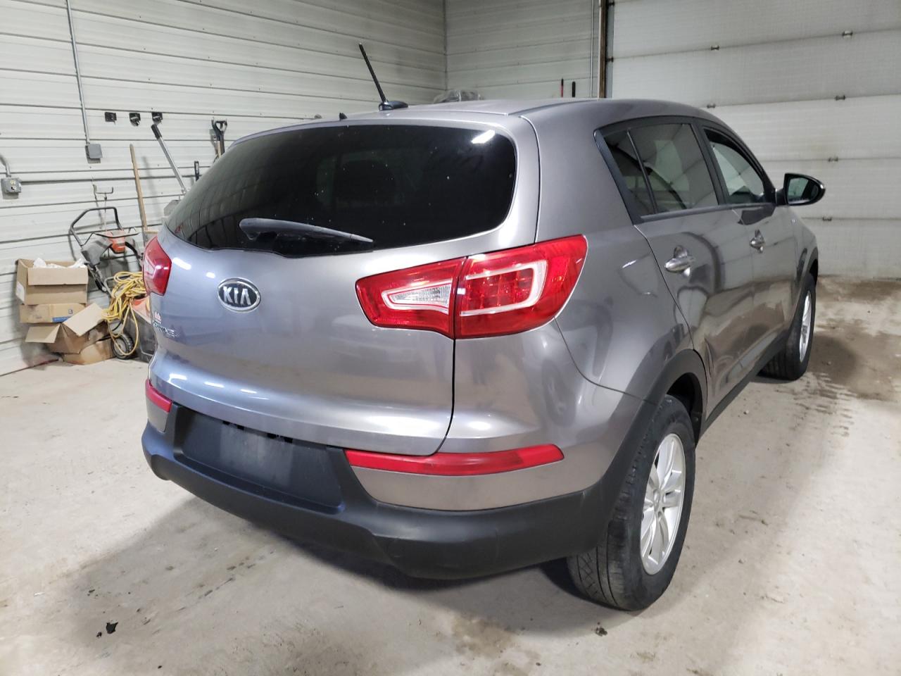 Photo 4 from auction – 2011 KIA SPORTAGE L with VIN KNDPBCA25B7073059