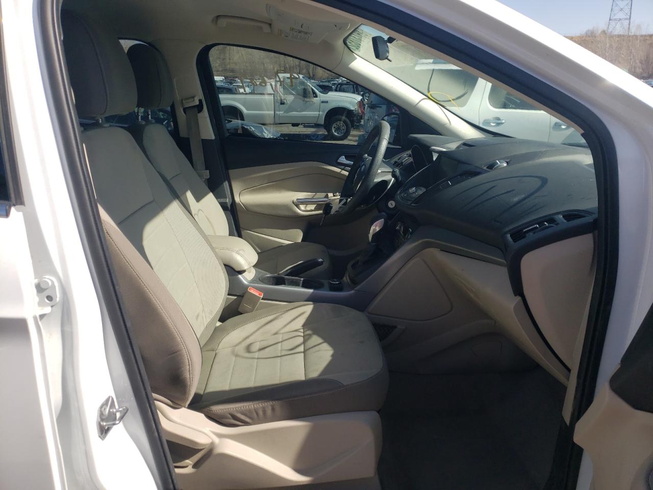 Photo 5 from auction – 2014 FORD ESCAPE SE with VIN 1FMCU9GX4EUE26407