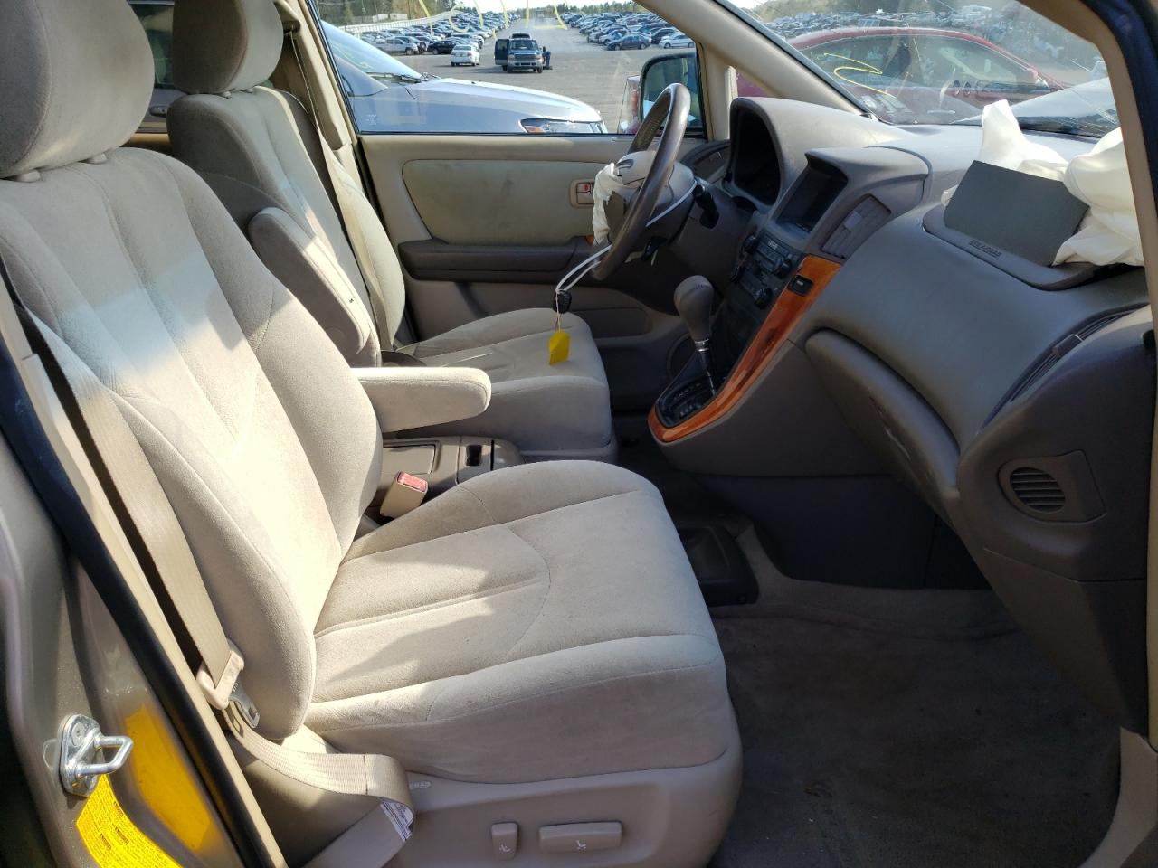 Photo 5 from auction – 2000 LEXUS RX 300 with VIN JT6GF10U1Y0077792