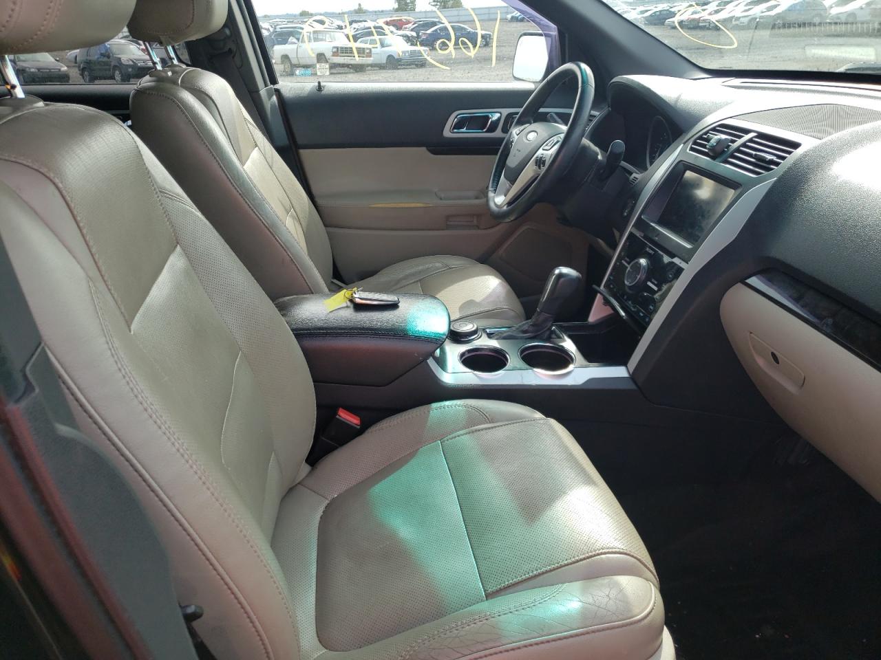 Photo 5 from auction – 2011 FORD EXPLORER L with VIN 1FMHK8F81BGA65776