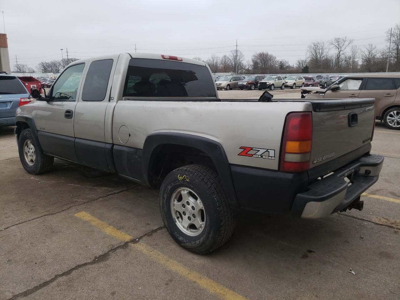 Zdjęcie 3 z aukcji – 2000 CHEVROLET SILVERADO z VIN 1GCEK19T0YE389739