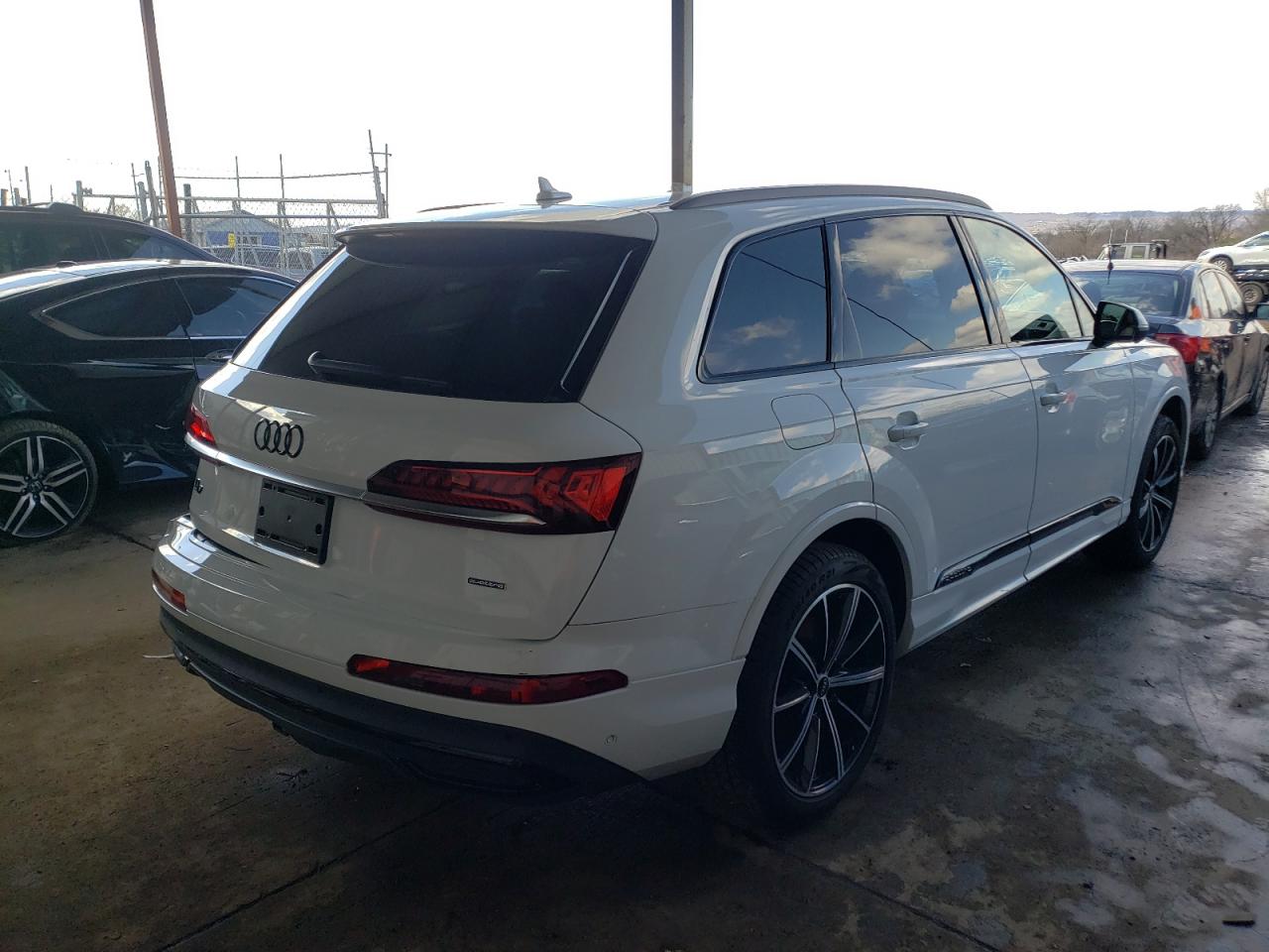 Photo 4 from auction – 2021 AUDI Q7 PREMIUM with VIN WA1LXAF72MD027325