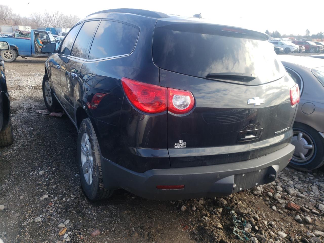 Photo 3 from auction – 2011 CHEVROLET TRAVERSE L with VIN 1GNKRGED5BJ326724