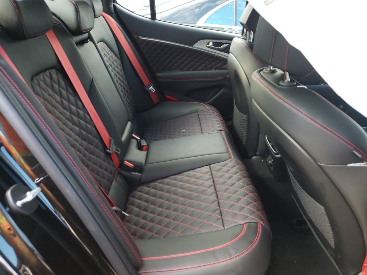 Photo 6 from auction – 2022 GENESIS G70 BASE with VIN KMTG54TE9NU097814