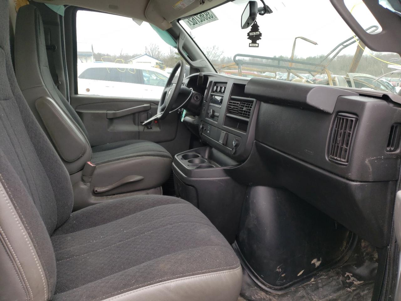 Photo 5 from auction – 2019 CHEVROLET EXPRESS G2 with VIN 1GCWGAFG0K1208652