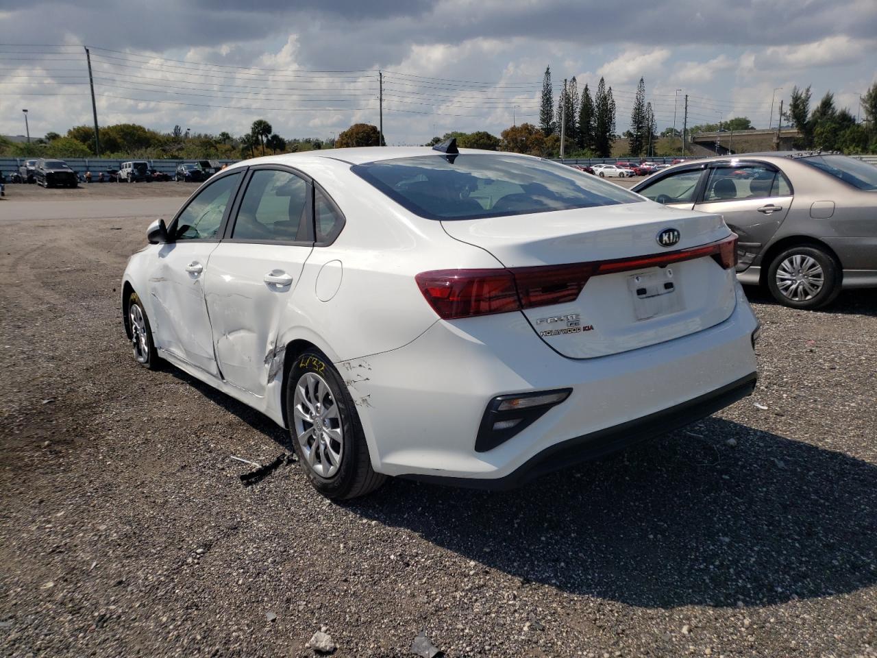 Photo 3 from auction – 2020 KIA FORTE FE with VIN 3KPF24AD6LE142457