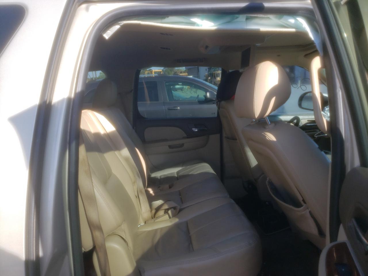 Photo 6 from auction – 2012 CHEVROLET SUBURBAN C with VIN 1GNSCJE02CR237109