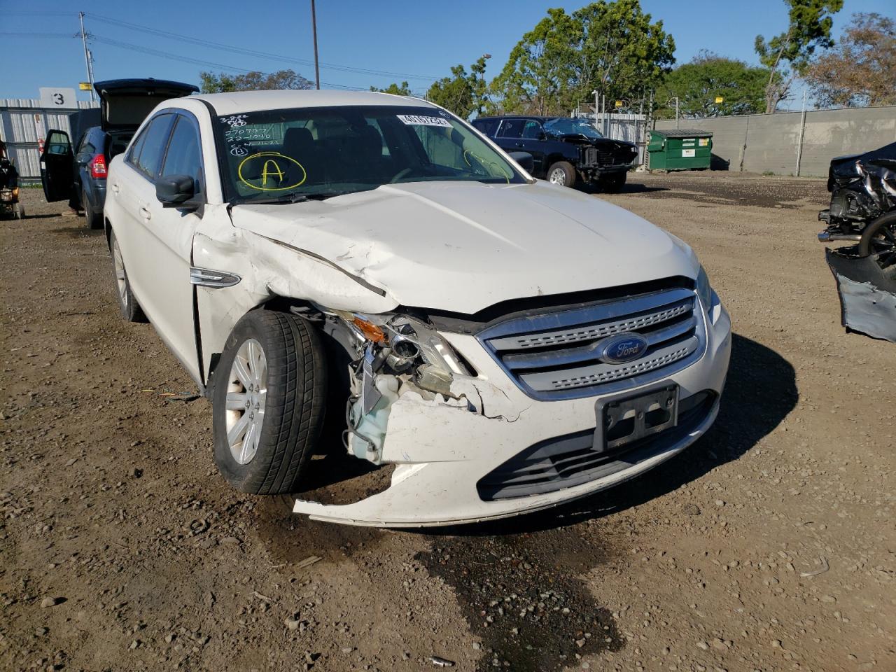 FORD TAURUS SE 2010 with VIN 1FAHP2DW2AG139067 - Photo from auction