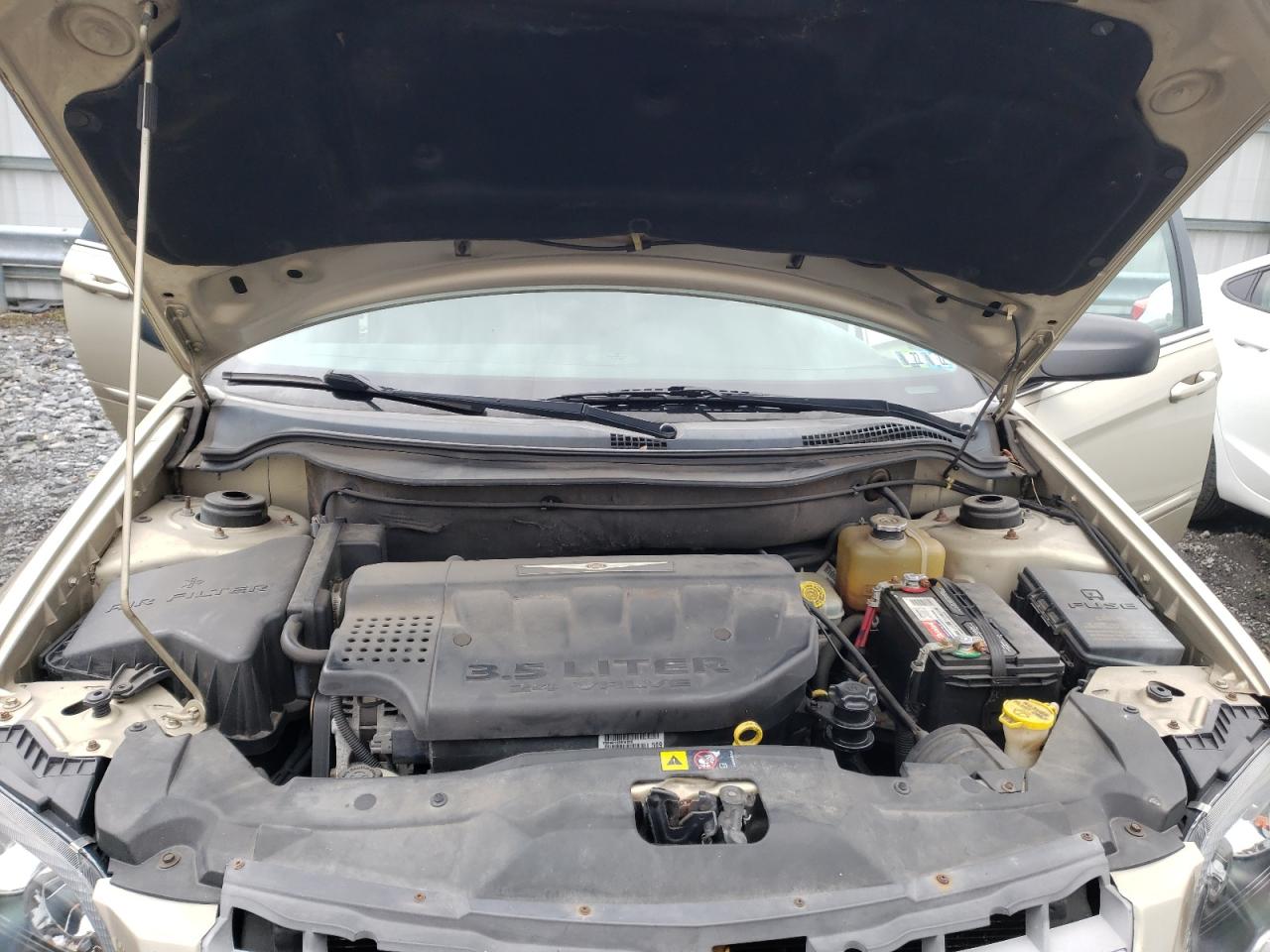 Photo 7 from auction – 2005 CHRYSLER PACIFICA T with VIN 2C8GF68425R576451