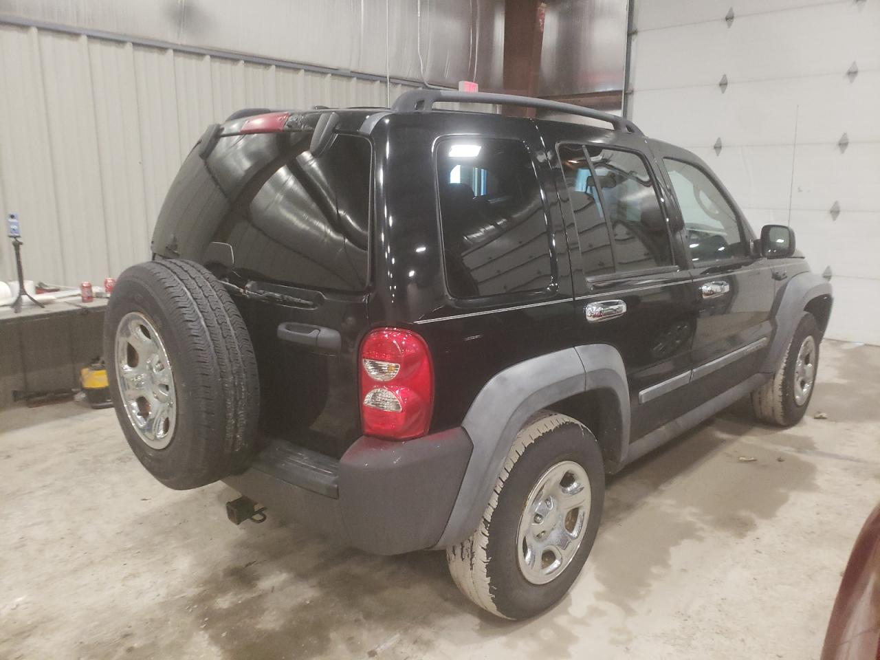 Photo 4 from auction – 2007 JEEP LIBERTY SP with VIN 1J4GL48KX7W603445