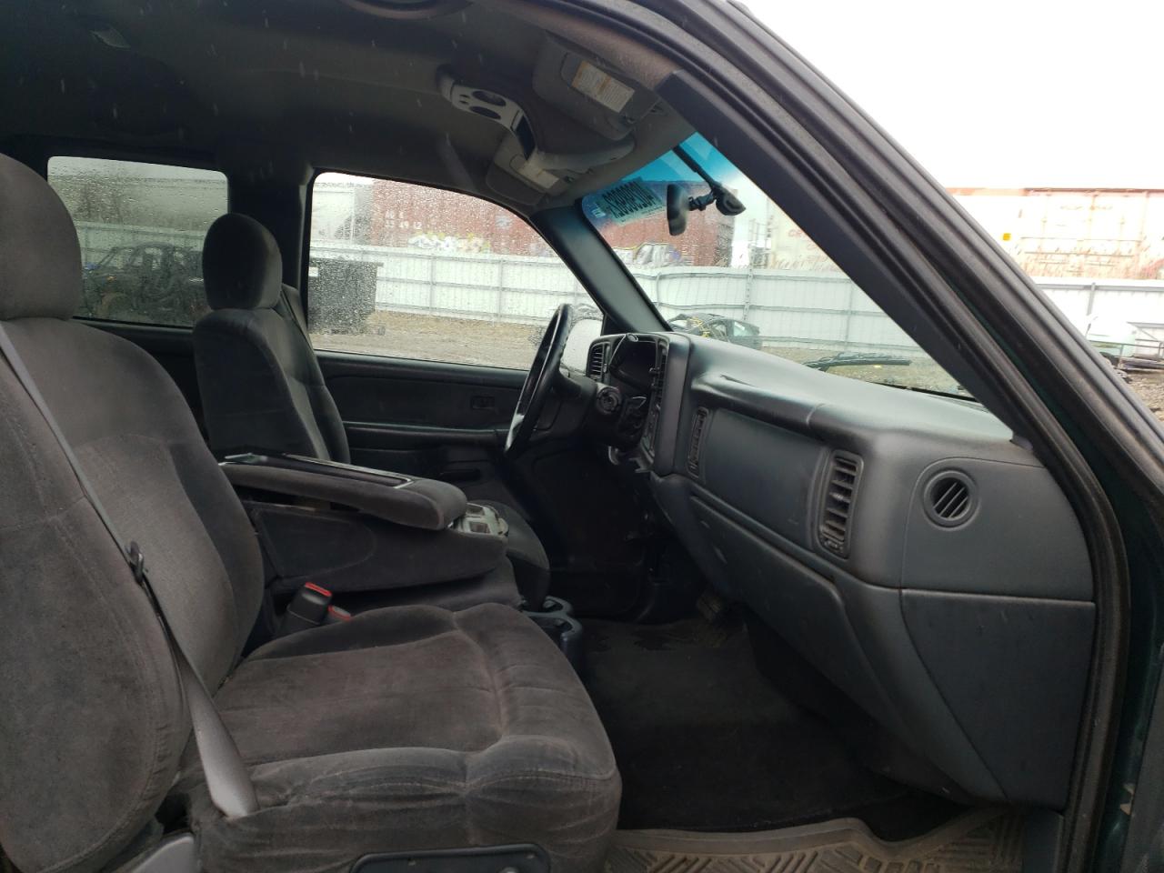 Photo 5 from auction – 2001 CHEVROLET SILVERADO with VIN 2GCEC19T511188908