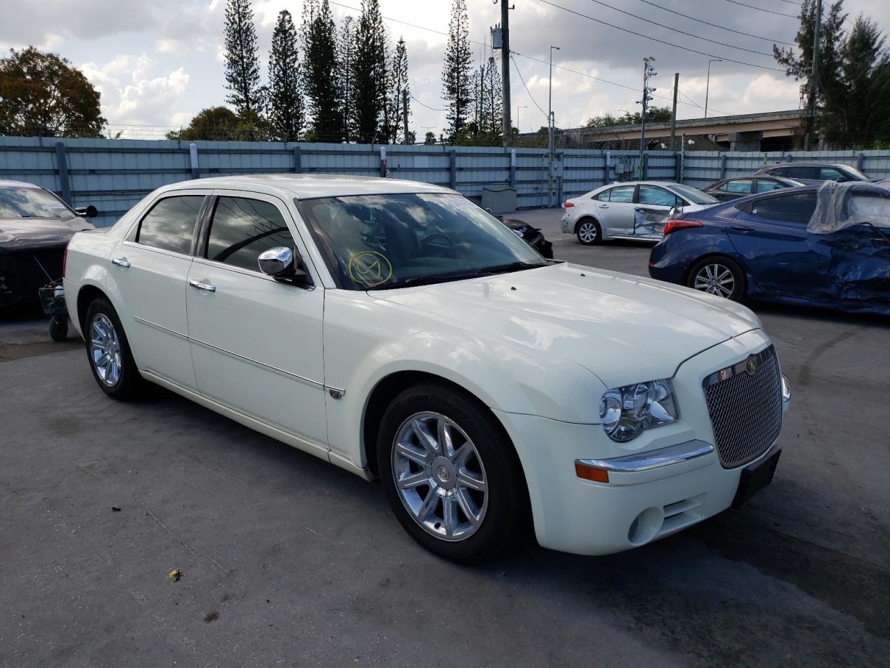 CHRYSLER 300C 2005 with VIN 2C3JA63H55H573053 - Photo from auction