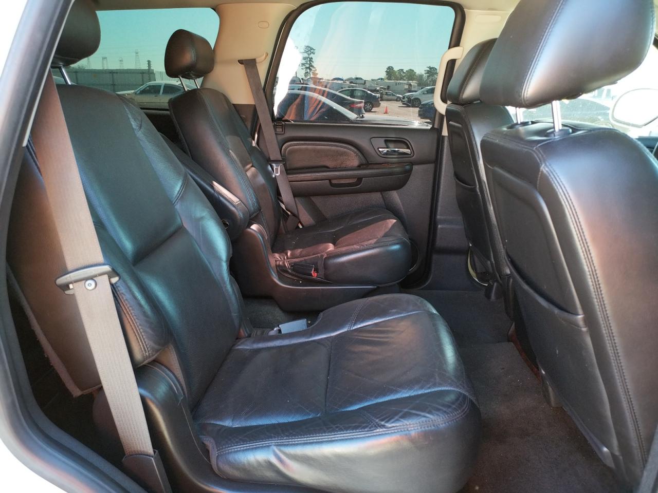 Photo 6 from auction – 2010 CADILLAC ESCALADE L with VIN 1GYUCBEF3AR137099