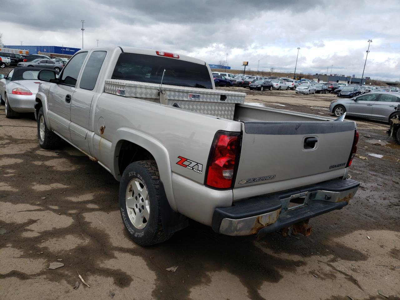 Photo 3 from auction – 2004 CHEVROLET SILVERADO with VIN 1GCEK19T94E253216