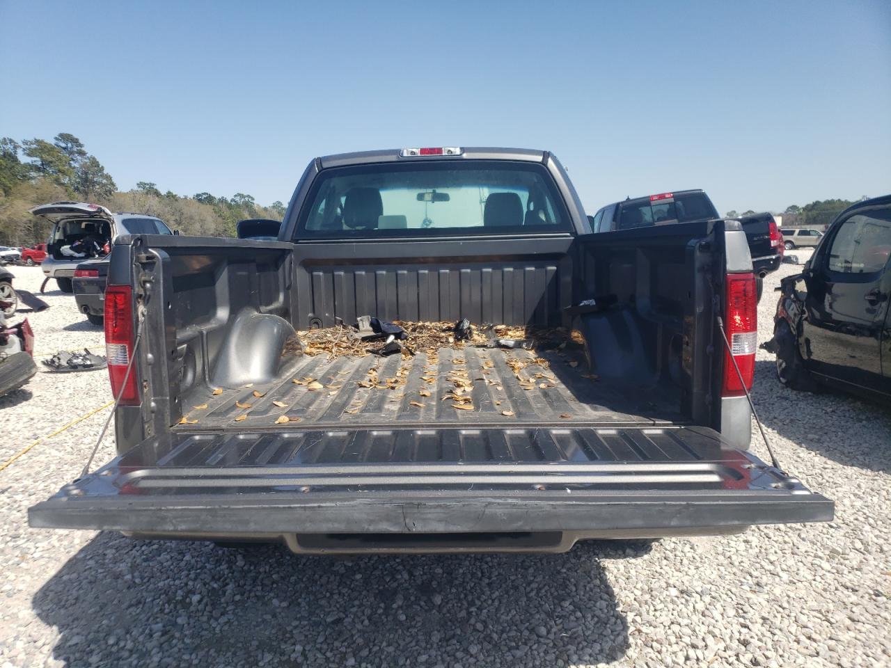 Photo 6 from auction – 2006 FORD F150 with VIN 1FTRF122X6NB47805