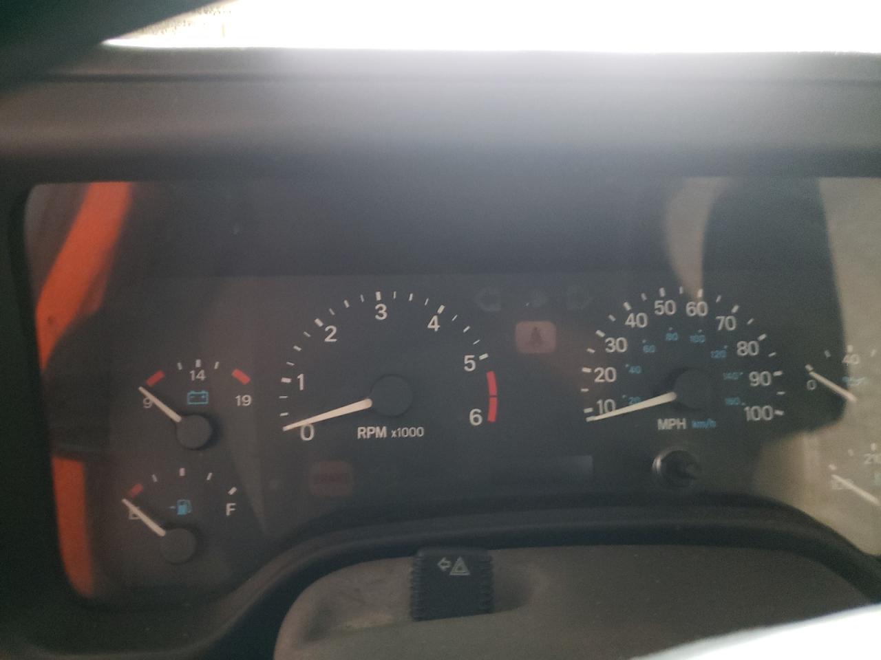 Photo 8 from auction – 2000 JEEP WRANGLER / with VIN 1J4FA49S6YP763415