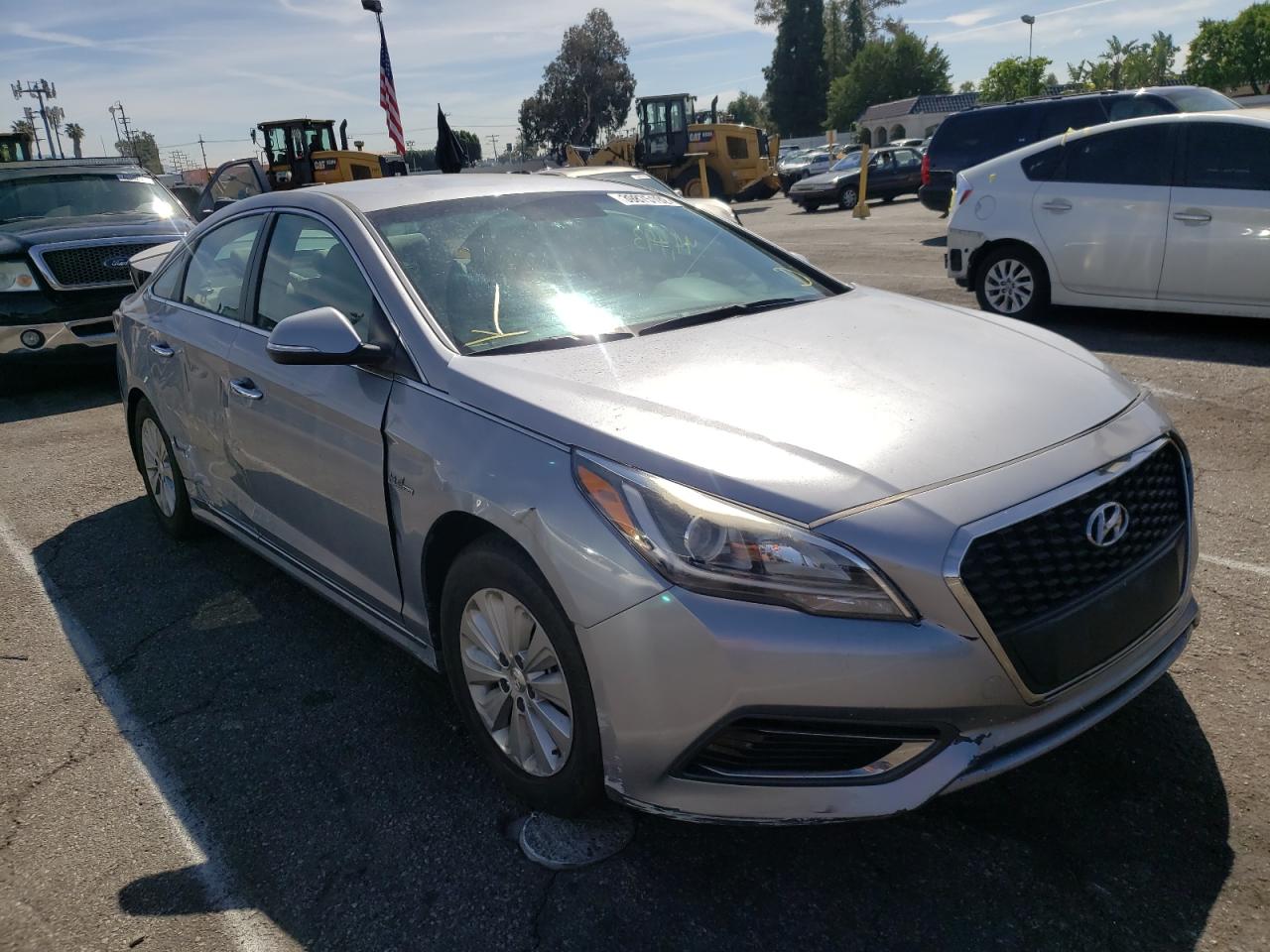 HYUNDAI SONATA HYB 2016 with VIN KMHE24L10GA012211 - Photo from auction
