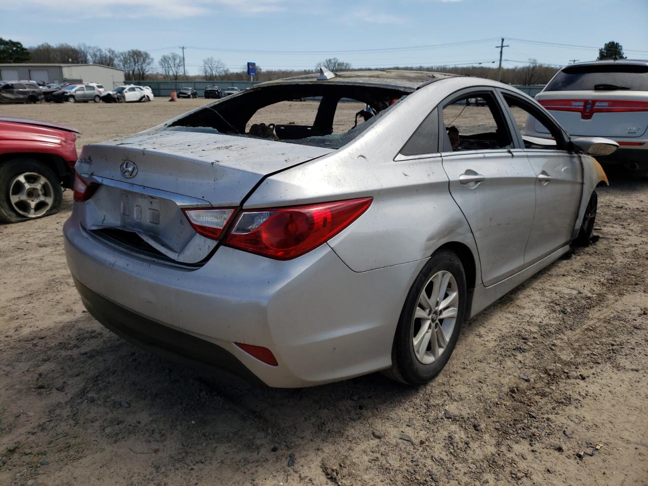 Photo 4 from auction – 2014 HYUNDAI SONATA GLS with VIN 5NPEB4AC9EH839445