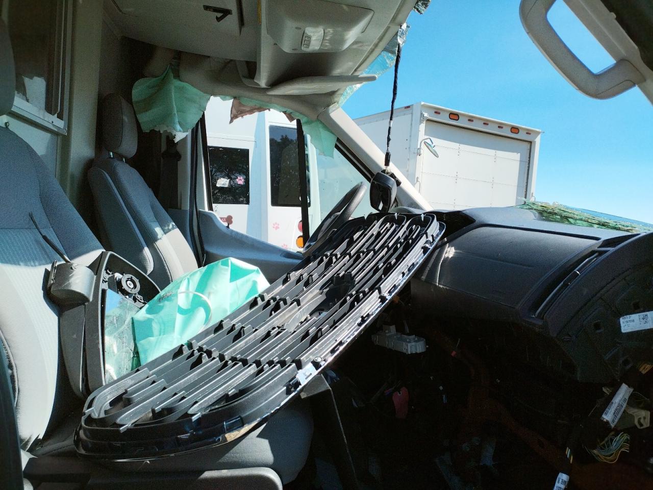 Photo 5 from auction – 2018 FORD TRANSIT T- with VIN 1FDYR2CM4JKB25703