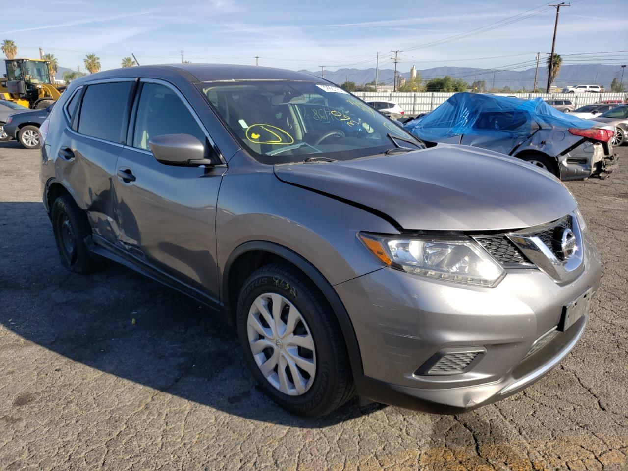 NISSAN ROGUE S 2016 with VIN KNMAT2MT7GP687359 - Photo from auction