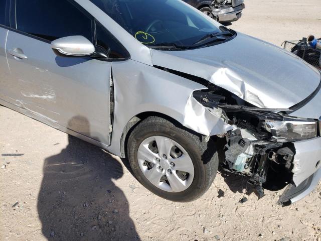 Photo 9 from auction – 2017 KIA FORTE LX with VIN 3KPFL4A74HE124456