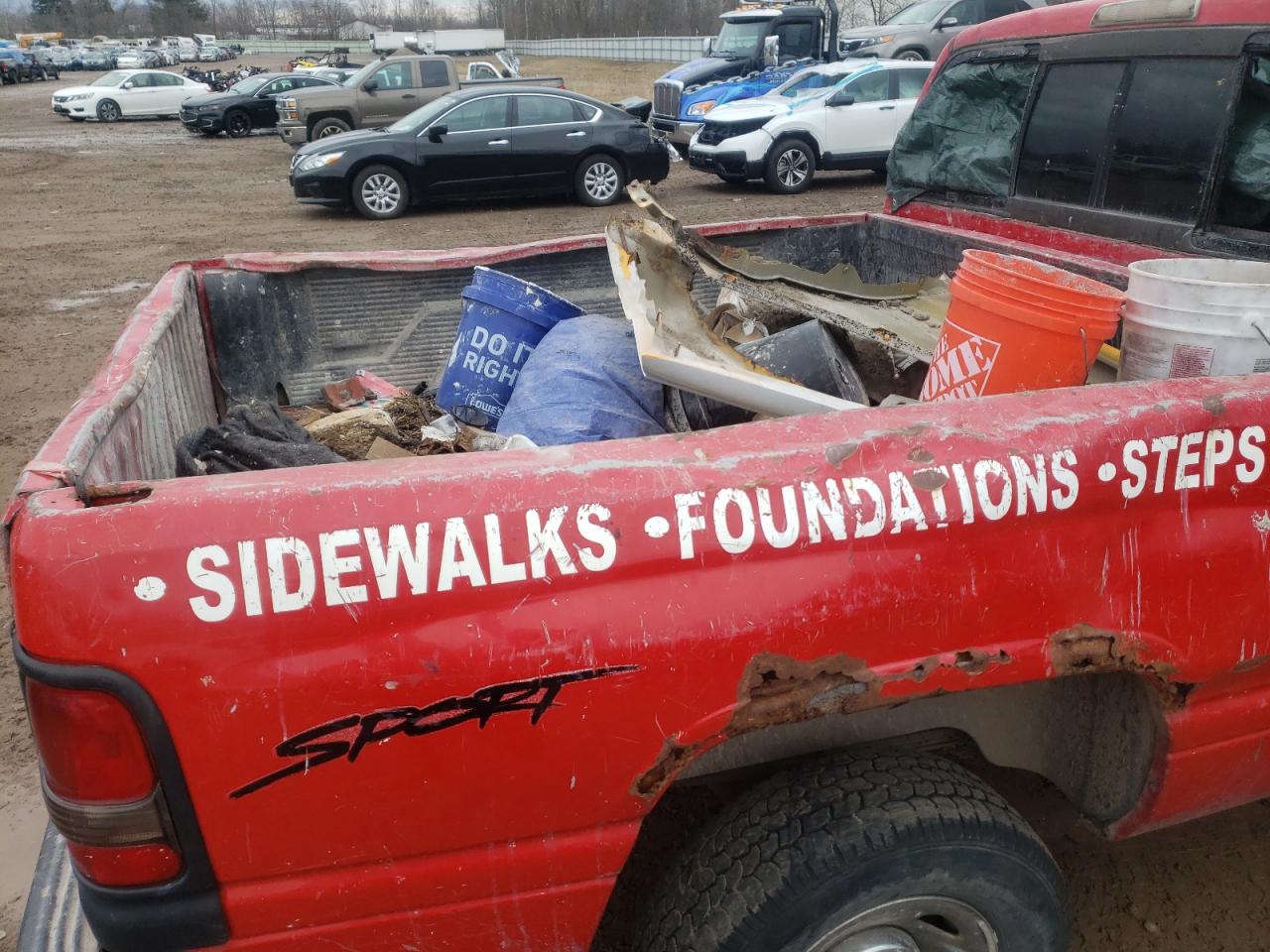 Photo 9 from auction – 1998 DODGE RAM 2500 with VIN 1B7KF23Z2WJ139479