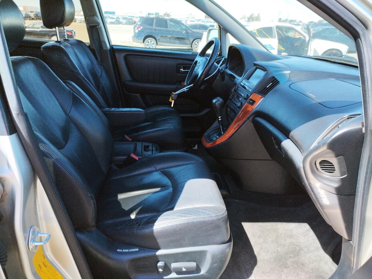 Photo 5 from auction – 2001 LEXUS RX 300 with VIN JTJGF10U810083505