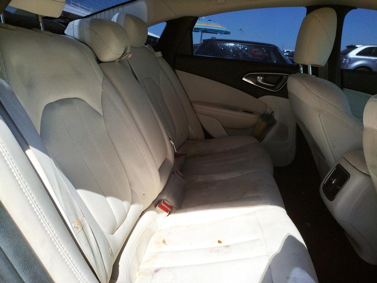 Photo 6 from auction – 2016 CHRYSLER 200 LIMITE with VIN 1C3CCCAB9GN138496