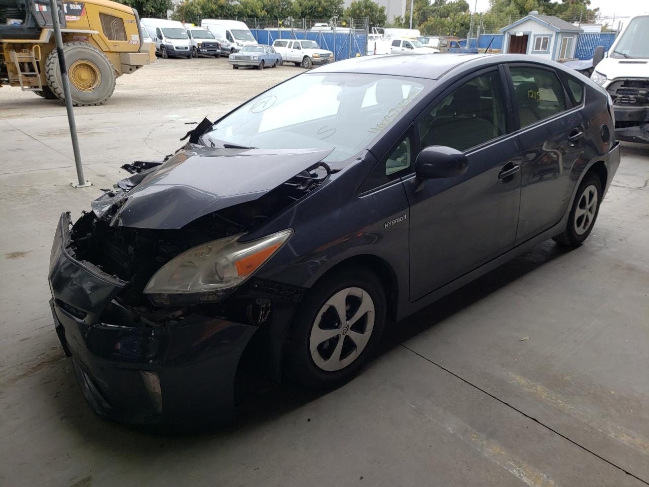 Photo 2 from auction – 2013 TOYOTA PRIUS with VIN JTDKN3DU7D5572930