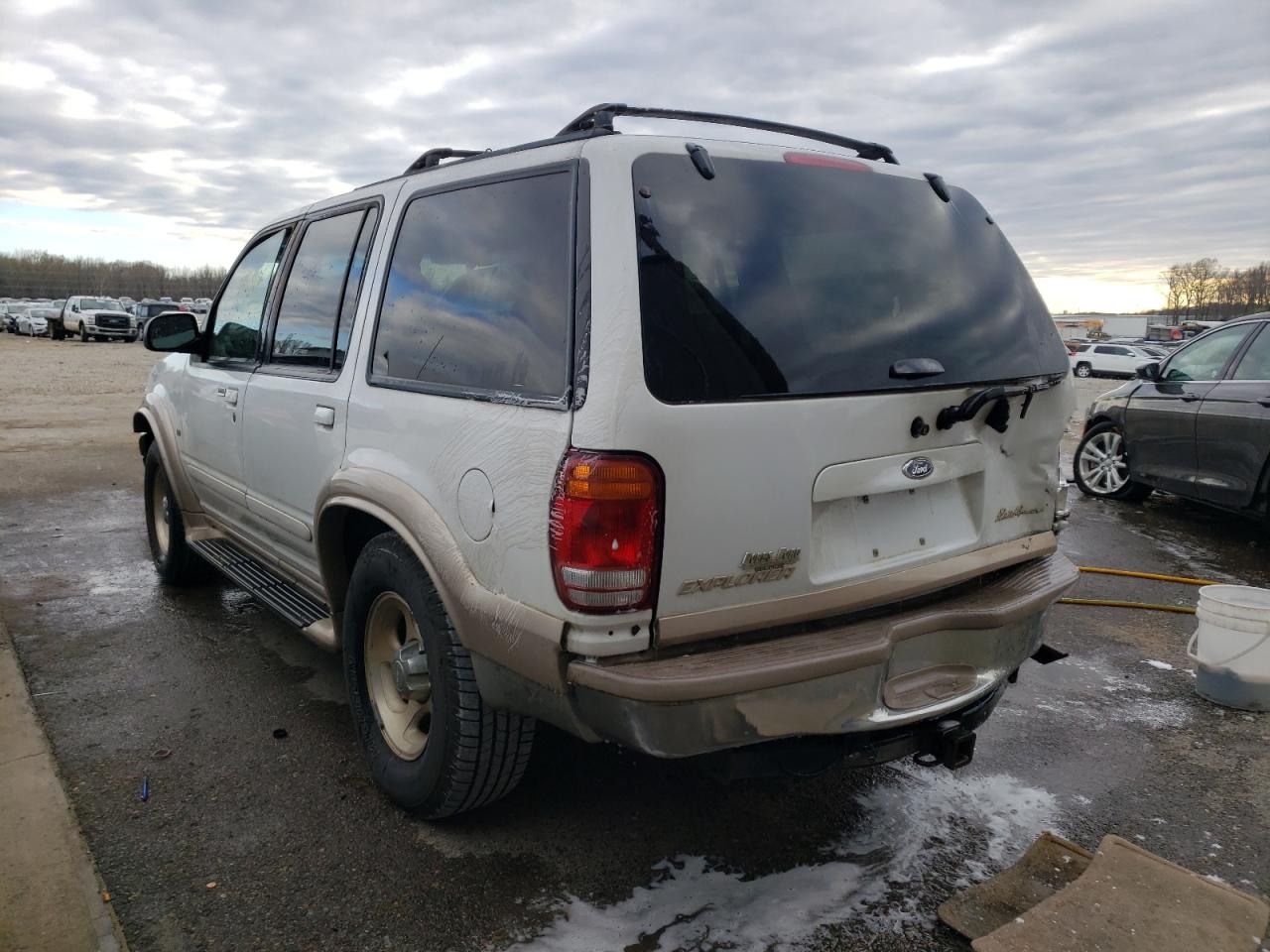 Photo 3 from auction – 2001 FORD EXPLORER E with VIN 1FMZU64PX1ZA78848
