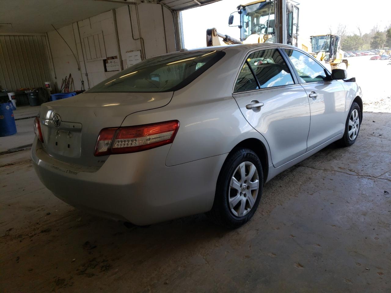 Photo 4 from auction – 2010 TOYOTA CAMRY BASE with VIN 4T1BF3EK8AU096002