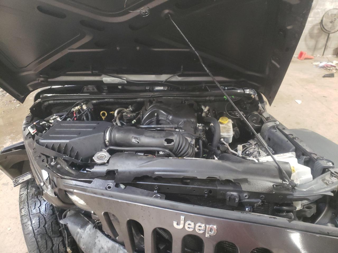 Photo 7 from auction – 2016 JEEP WRANGLER U with VIN 1C4BJWDG3GL266122