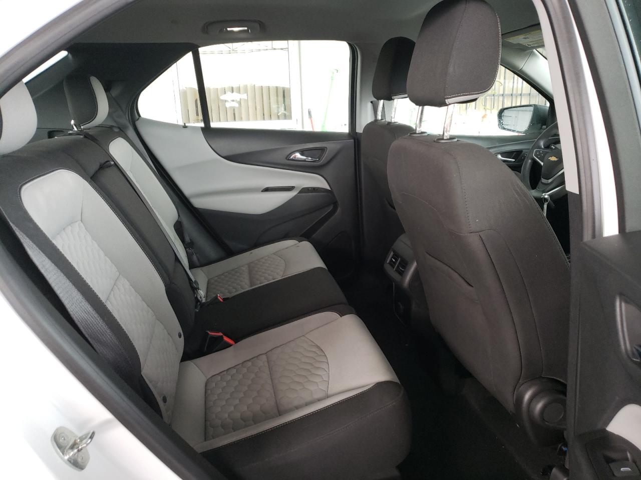 Photo 6 from auction – 2018 CHEVROLET EQUINOX LS with VIN 2GNAXHEV0J6300060
