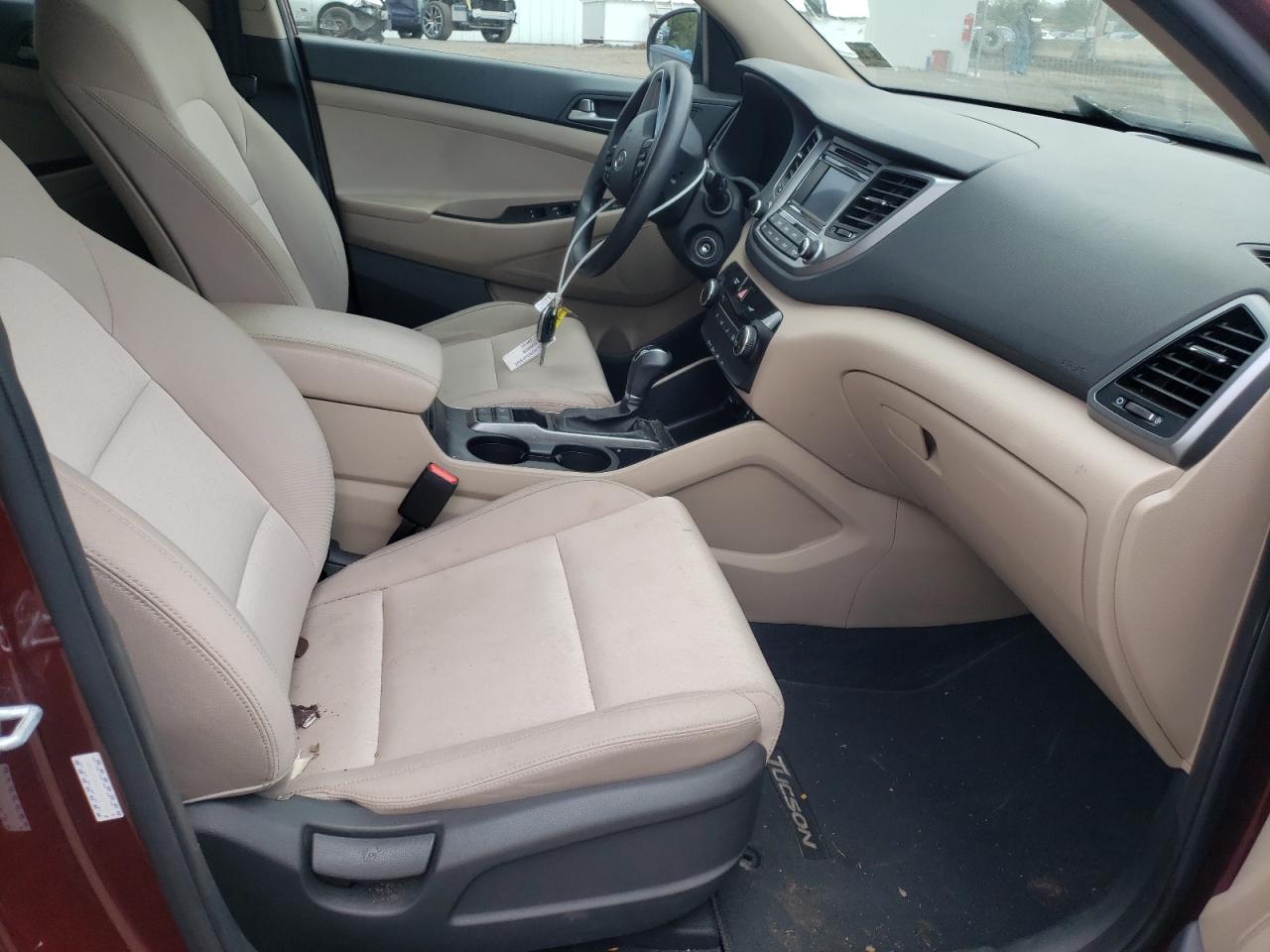 Photo 5 from auction – 2018 HYUNDAI TUCSON SE with VIN KM8J2CA4XJU630115