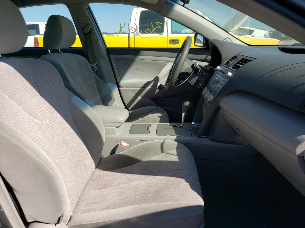 Photo 5 from auction – 2011 TOYOTA CAMRY BASE with VIN 4T1BF3EK2BU718742