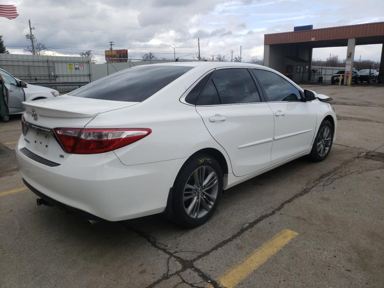 Photo 4 from auction – 2016 TOYOTA CAMRY LE with VIN 4T1BF1FK9GU543013
