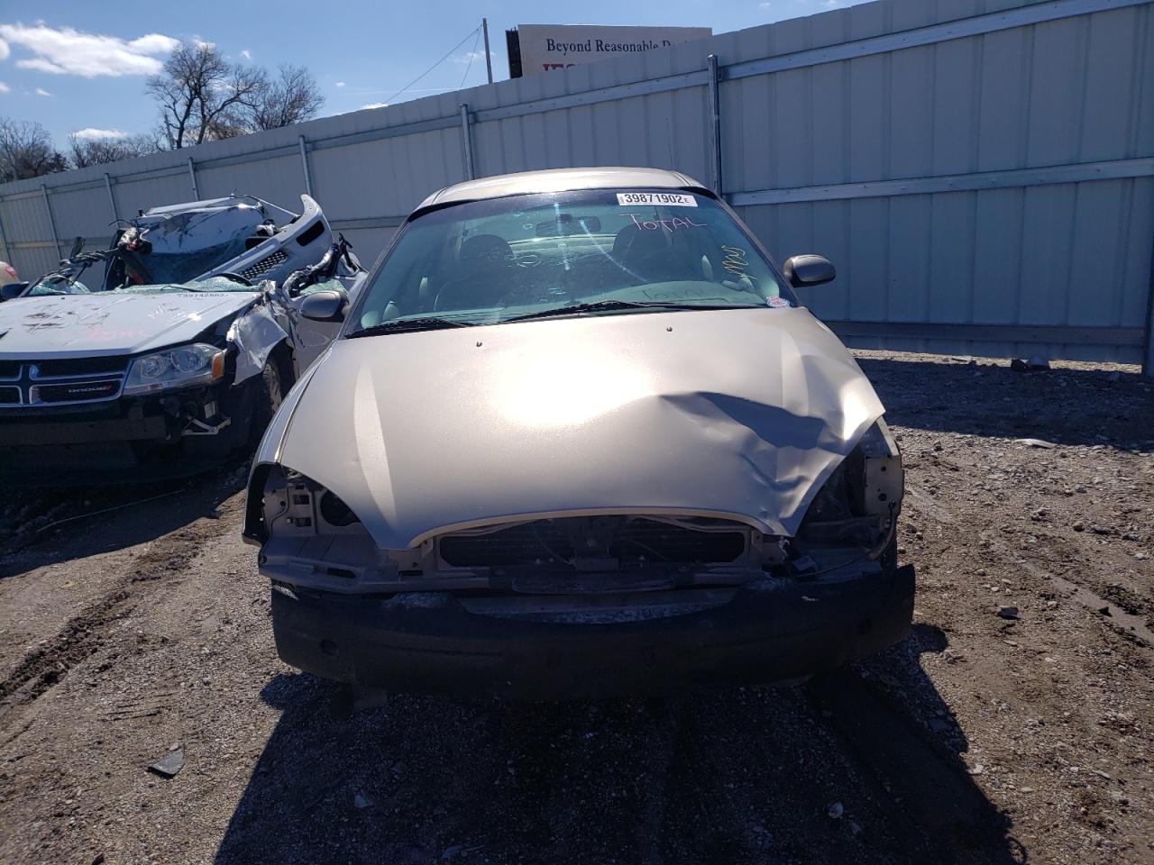 Photo 9 from auction – 2003 FORD TAURUS SE with VIN 1FAFP53U83G277188