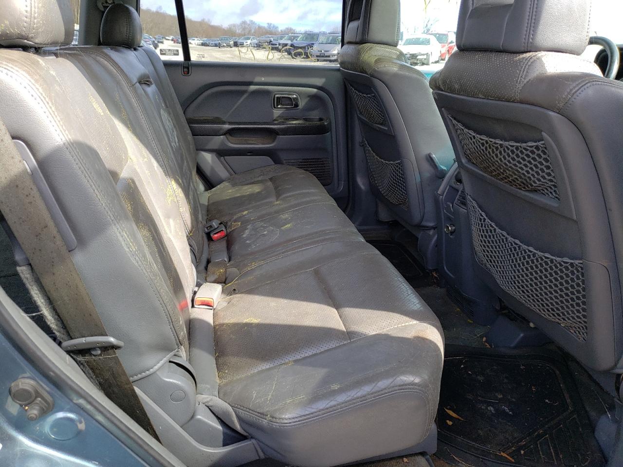 Photo 6 from auction – 2005 HONDA PILOT EXL with VIN 5FNYF18525B057090