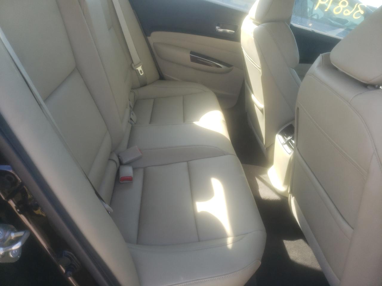 Photo 6 from auction – 2017 ACURA TLX with VIN 19UUB1F33HA008202