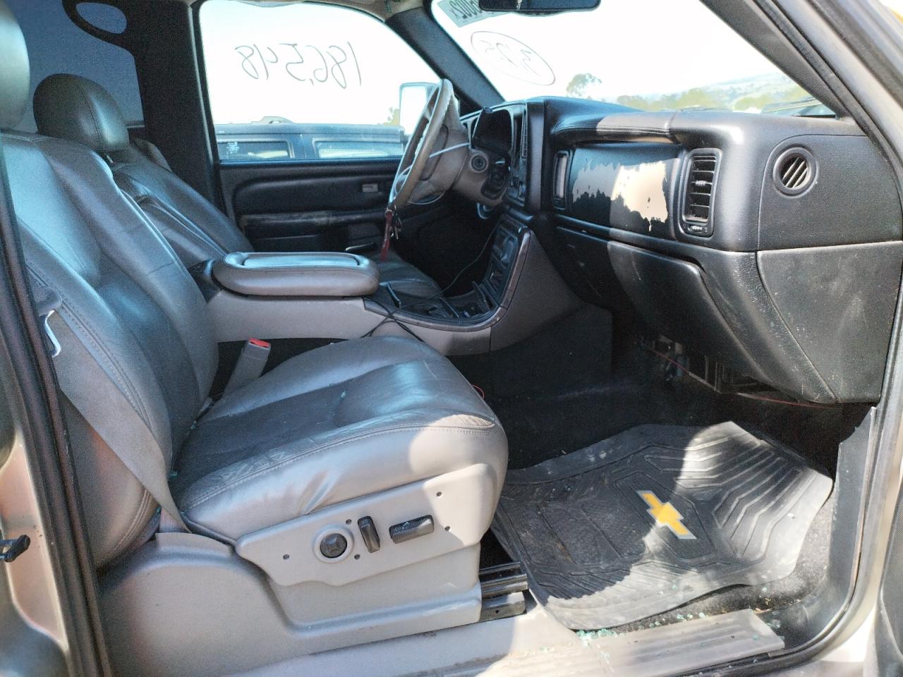Photo 5 from auction – 2002 GMC DENALI with VIN 1GKEK63U52J168493