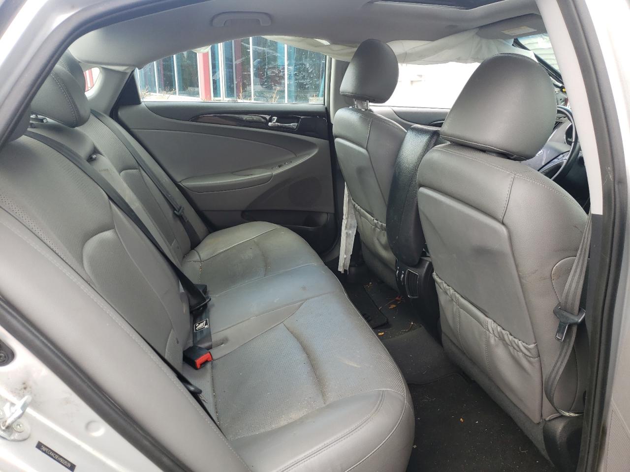Photo 6 from auction – 2014 HYUNDAI SONATA SE with VIN 5NPEC4AC0EH902039