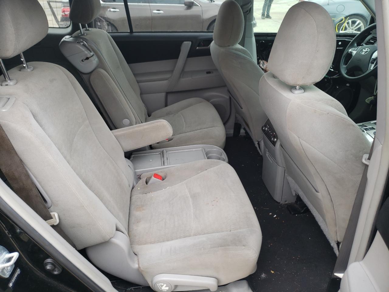 Photo 6 from auction – 2013 TOYOTA HIGHLANDER with VIN 5TDZA3EH0DS042935