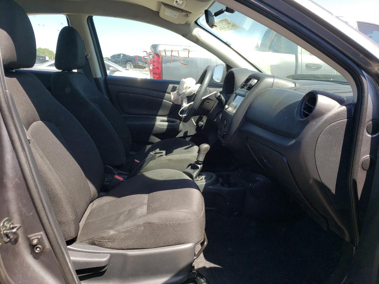 Photo 5 from auction – 2019 NISSAN VERSA S with VIN 3N1CN7AP1KL807879