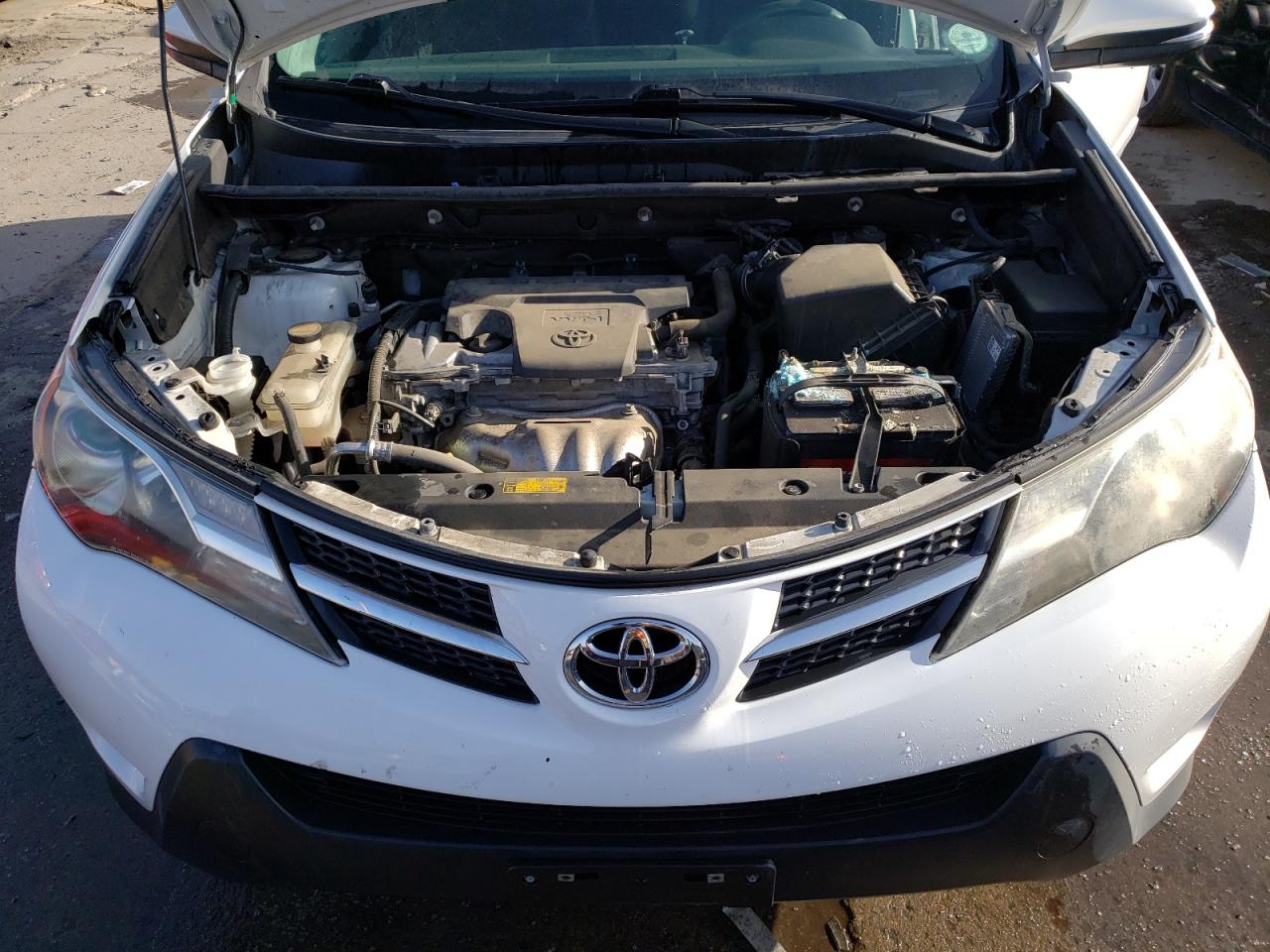 Photo 7 from auction – 2014 TOYOTA RAV4 XLE with VIN 2T3RFREV5EW192596